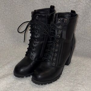 TOP Moda Black Lace-Up Boots
